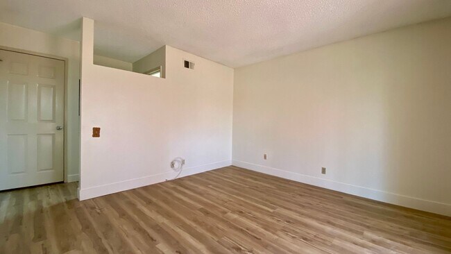 Building Photo - 4945 Antioch Loop