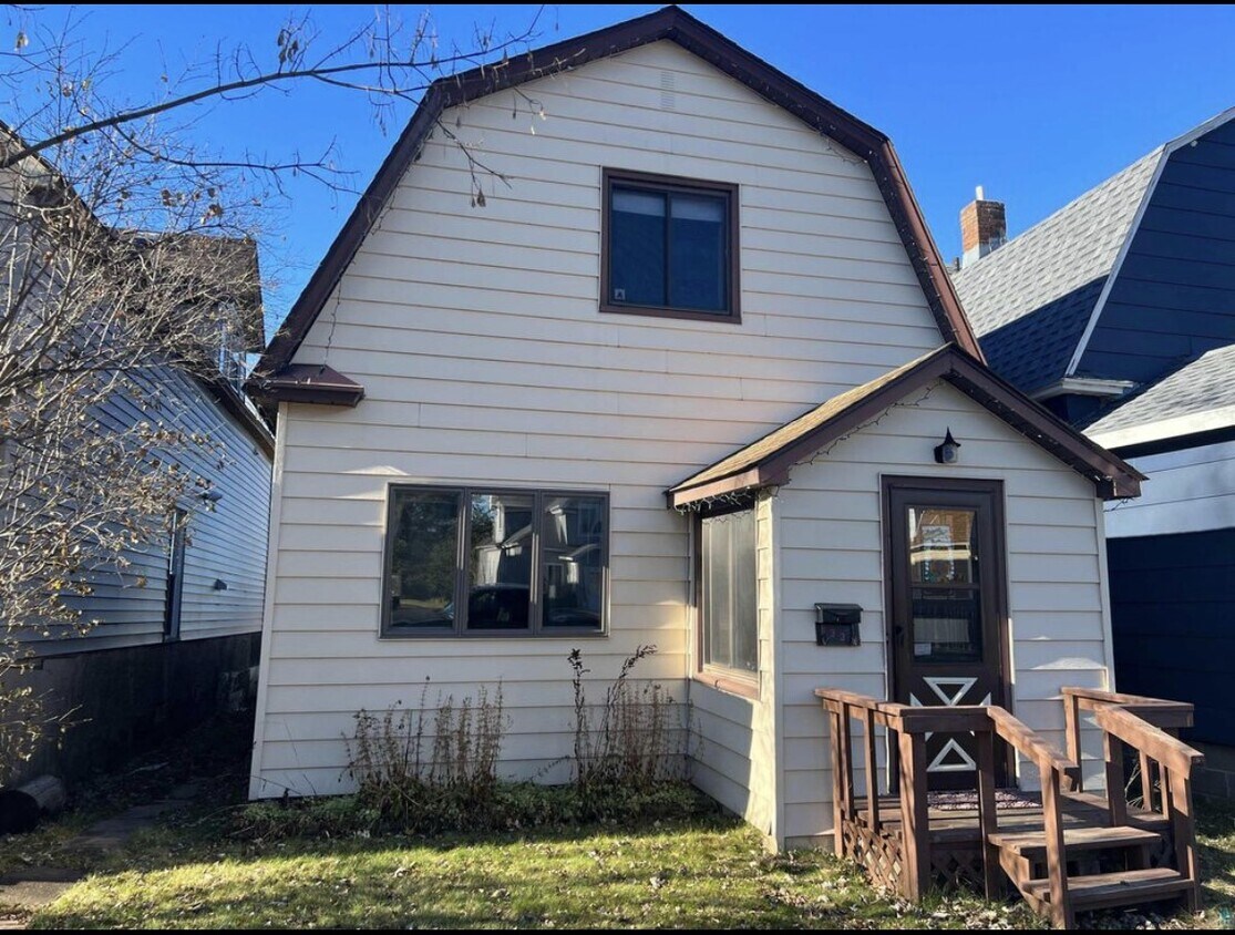 Foto principal - 2339 Banks Ave