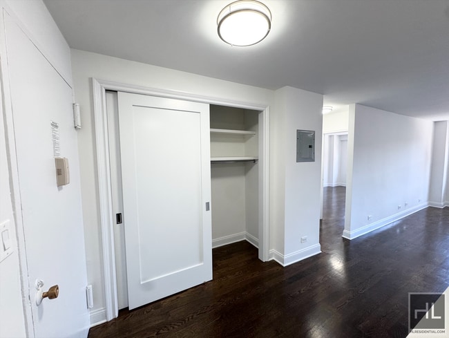 Building Photo - Luxury Gramercy Park 1 Bedroom