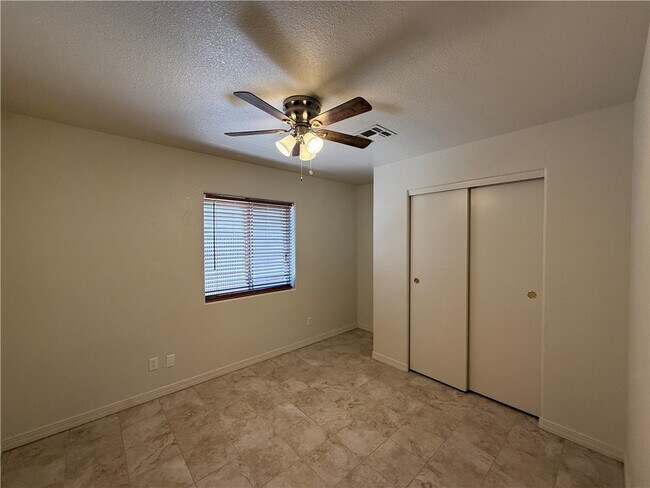 Foto del edificio - 2539 Ashfork Ave