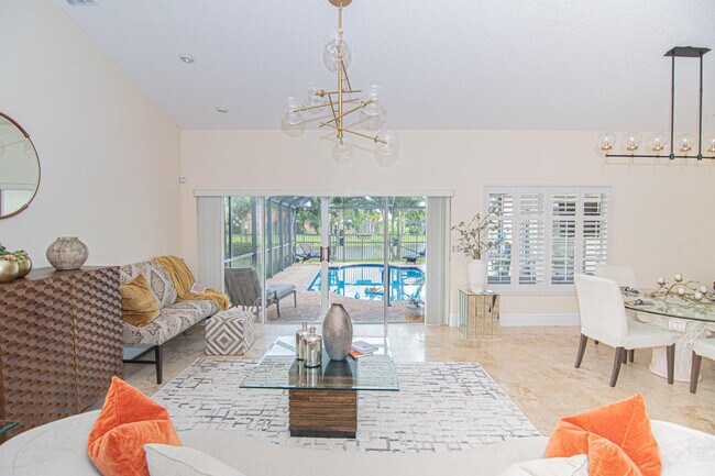 Foto del edificio - 8410 Brussels Way