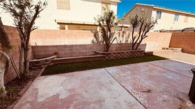 Building Photo - 722 Peregrine Falcon St