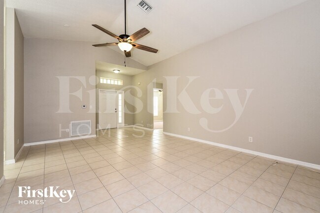 Foto del edificio - 9783 Gladiolus Bulb Loop