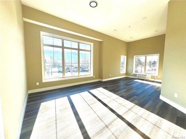 Building Photo - 845 NY-52