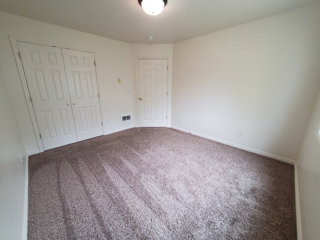 Building Photo - 3118 E Chasewood Dr