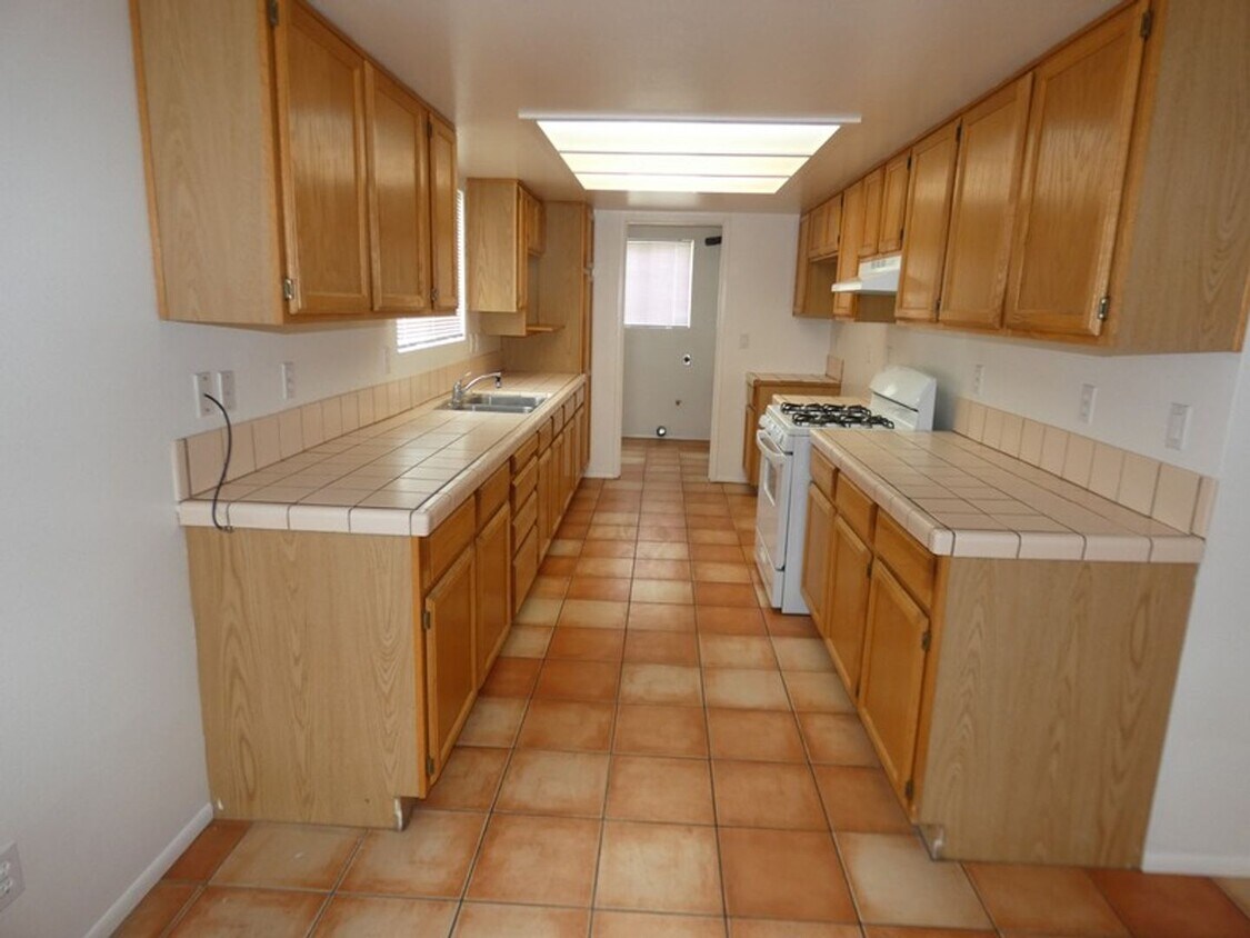 Primary Photo - Cozy 2 bedroom 2 bath House in Central Loc...