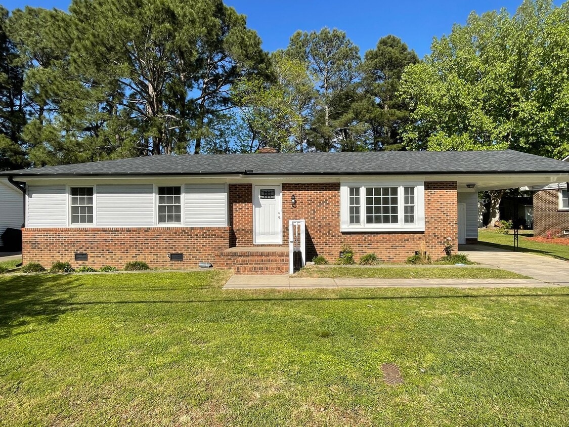 Primary Photo - 1606 Tilghman Rd N