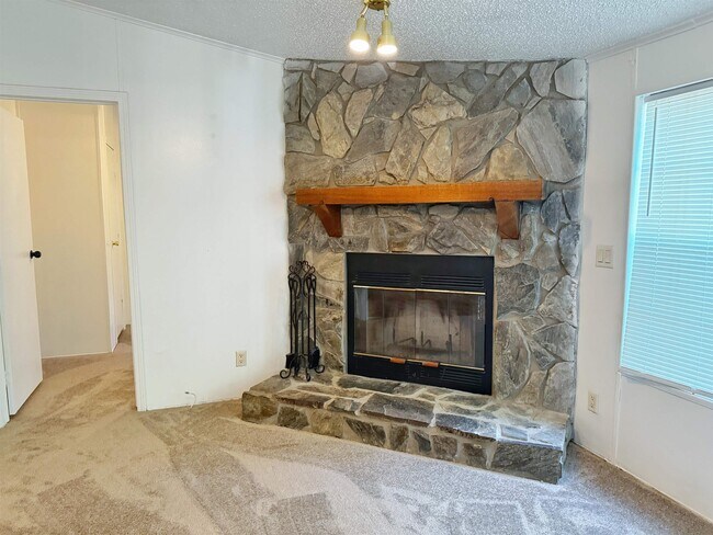 Foto del edificio - 5872 Pine Creek Dr