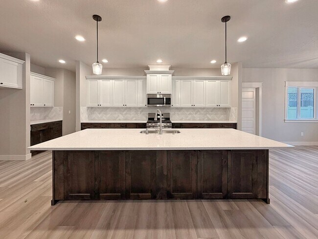 Foto del edificio - Brand New Construction 4-Bedroom in Pheasant Meadows – Walk to Parks, Near Nampa Shopping & Dining