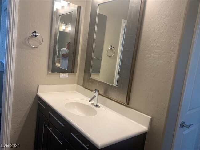 Building Photo - 2090 Morro Vista Dr