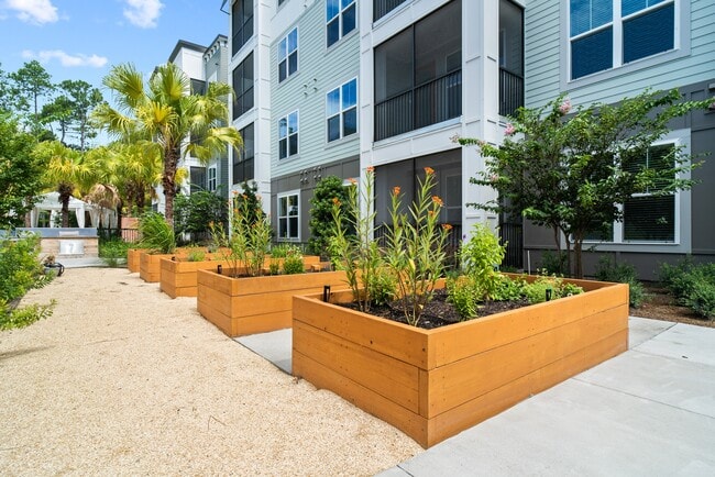 Building Photo - Bainbridge Ponte Vedra