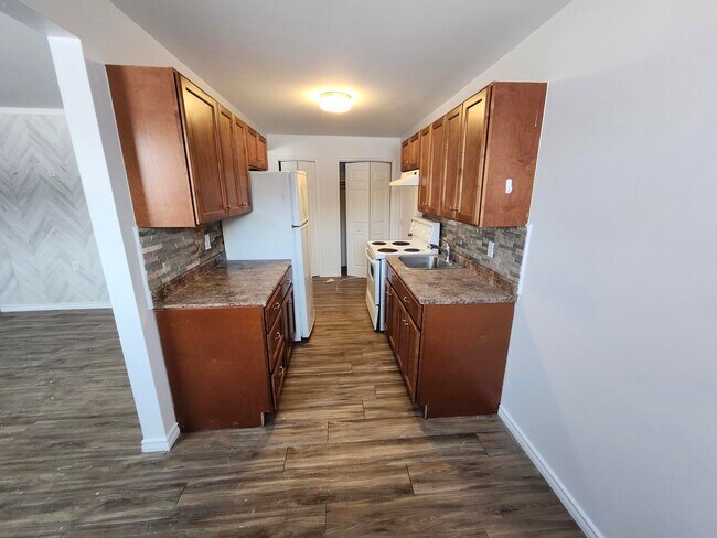 Photo du bâtiment - 522 Bonita Ave