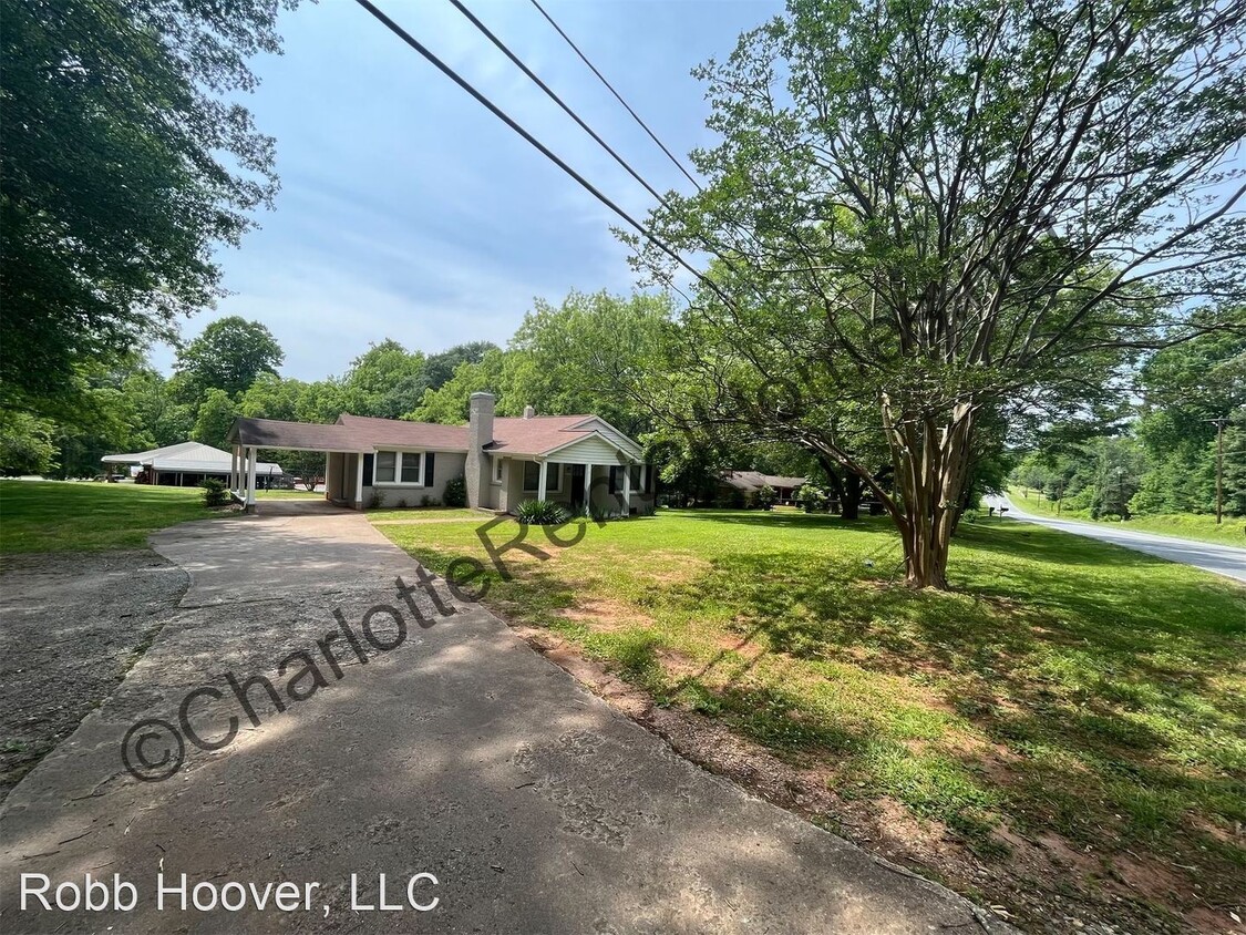 2250 Gastonia Hwy, Lincolnton, NC 28092 House Rental in Lincolnton