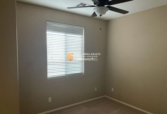 Foto del edificio - 15463 W Poinsettia Dr