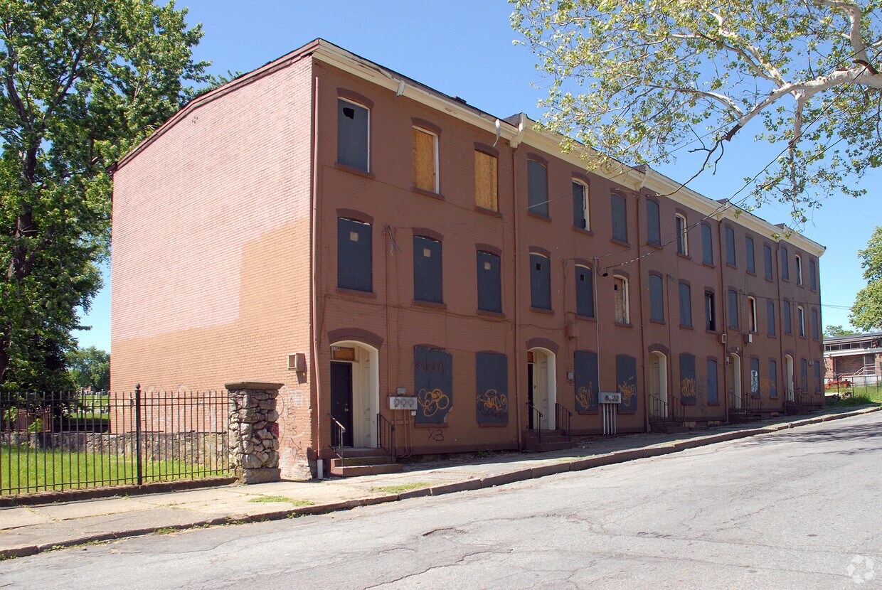 Primary Photo - 159 Washington St