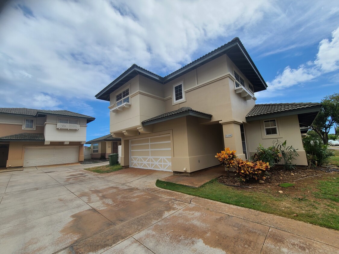 Come home to a newly painted house - 91-1093 Aukahi St