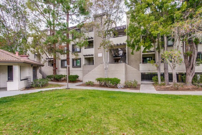 Foto del edificio - 1 Bed 1 Bath With Lots of Amenities!