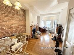 Building Photo - 71 Gainsborough St