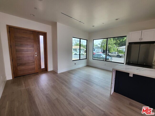 Foto del edificio - 16641 McCormick St