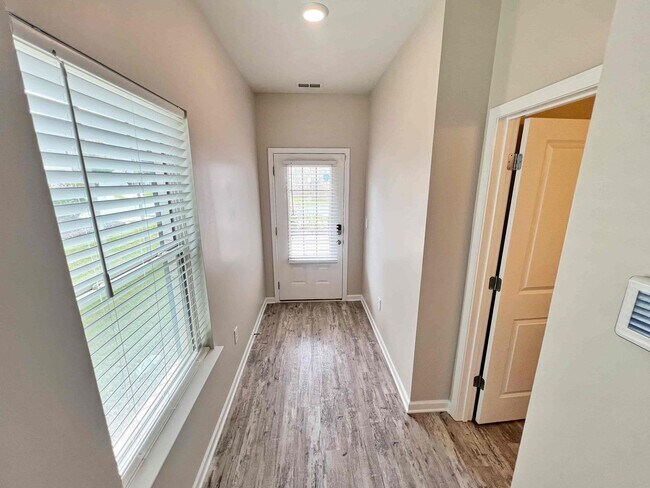 Foto del edificio - Fantastic 3 BR/2.5 BA Marietta Townhome in...