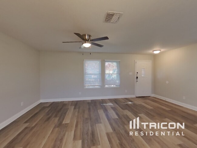 Building Photo - 718 Northern Lights Drive New Braunfels TX