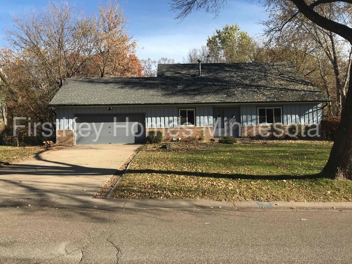 Primary Photo - 13097 Euclid Ave