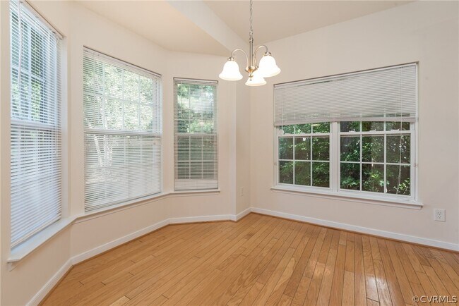 Building Photo - 5701 Park Creste Dr