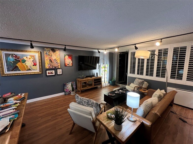 Photo - 3883 Turtle Creek Boulevard Unit 1712