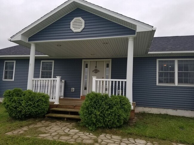 Foto del edificio - Beautiful 3 bedroom home with 2 full baths