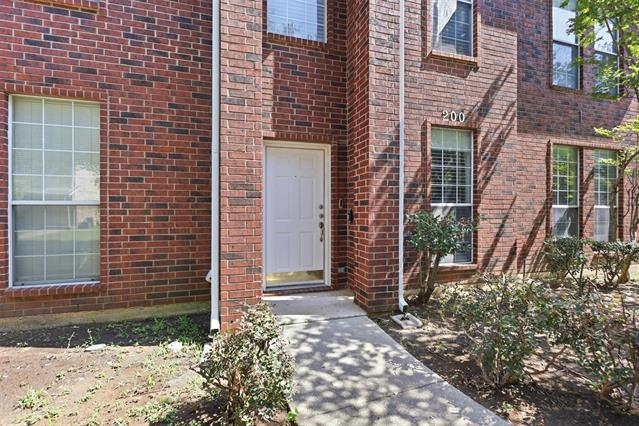 Foto del edificio - 121 Wildwood Ct