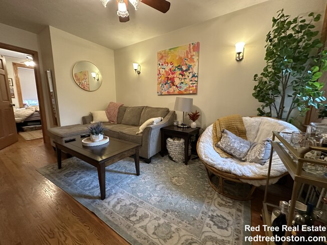 Building Photo - 7 Phillips St