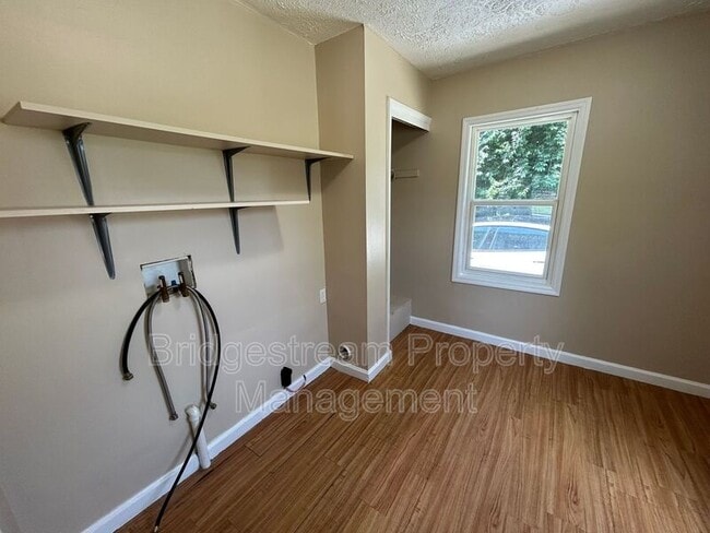 Foto del edificio - 1581 Wilbur Ave