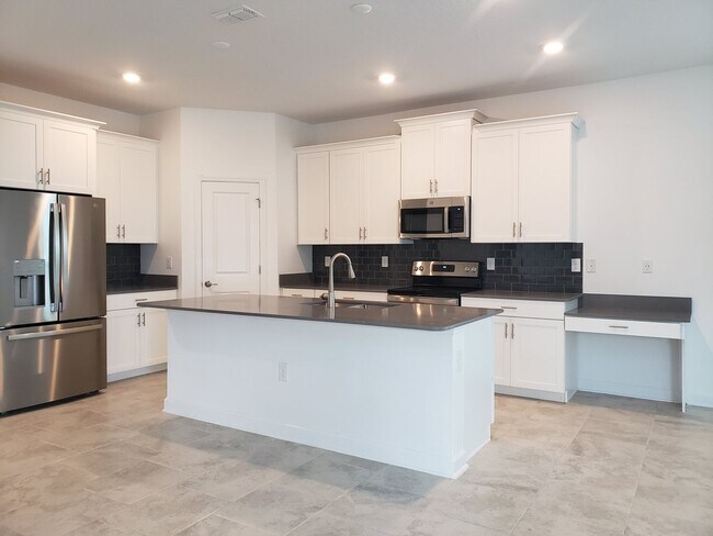 Foto del edificio - Bridgewalk Corner Lot Home with Wooded View and Solar Panels