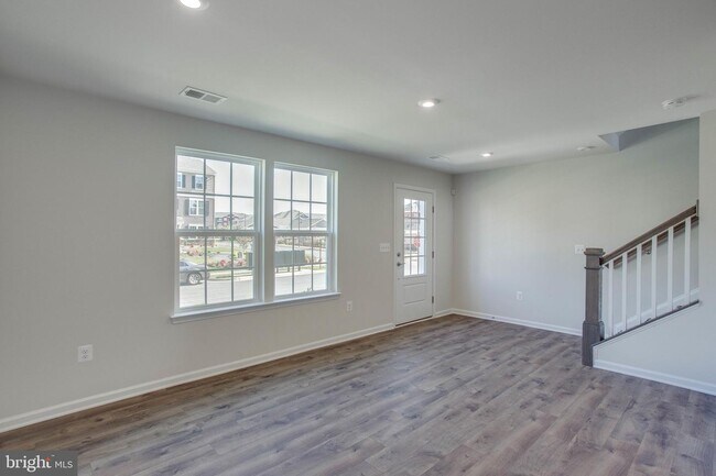 Foto del edificio - 1805 Sag Harbor Ln