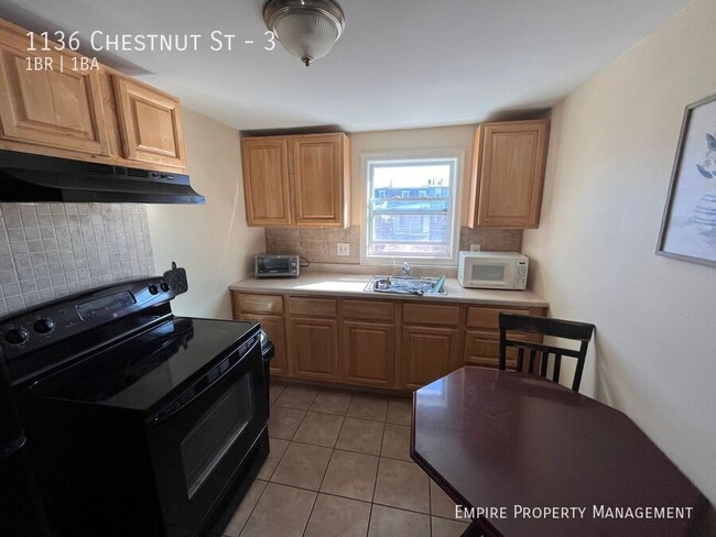 Building Photo - Available January 1st! 1 Bedroom/ 1 Bathro...