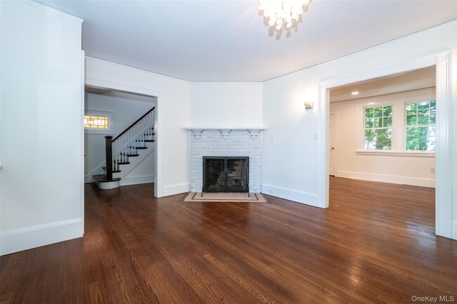 Building Photo - 162 Rockingstone Ave