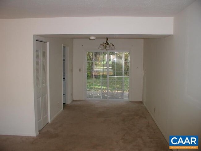 Building Photo - 113 Longwood Dr