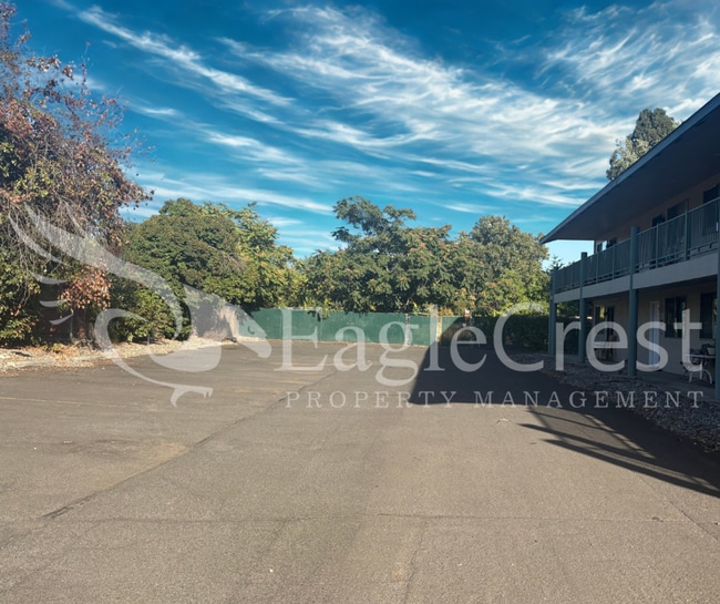 Building Photo - 17/19 S. Roosevelt