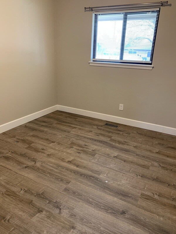 Foto del edificio - 1343 E 56th St