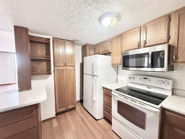 Foto del edificio - 2016 Main St