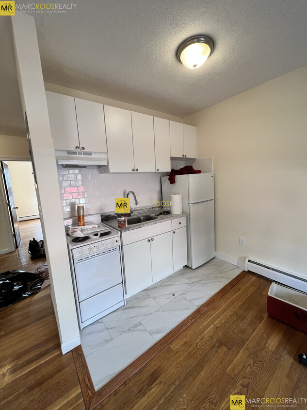 Foto principal - 176 North Beacon St
