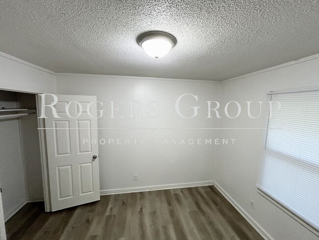 Foto del edificio - #450 - 416-418 Ridley St Duplex