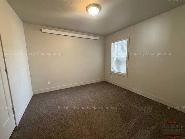 Building Photo - 626 Caribou St