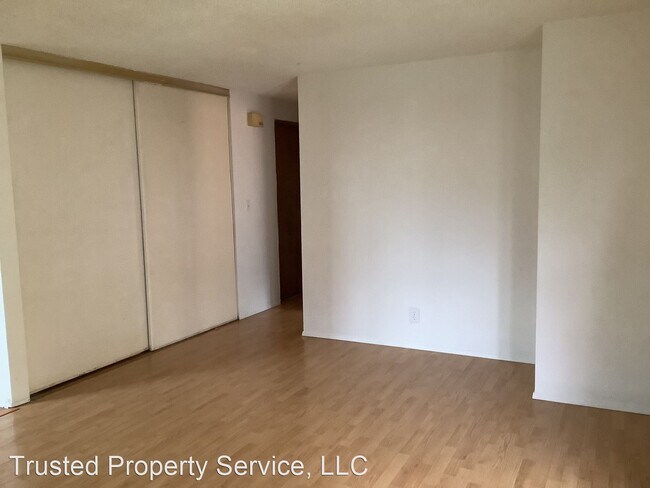 Building Photo - 3 br, 1 bath House - 490 Wilkie St.