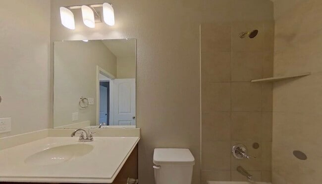 Foto del edificio - Beautifully Renovated 3-Bedroom Home with Premium Finishes