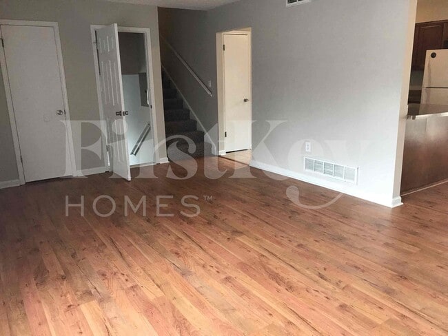 Foto del edificio - 1006 Hicksmil Ct SW