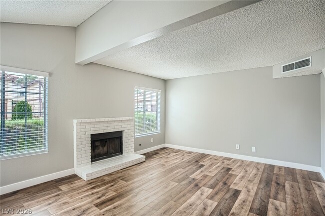 Building Photo - 2910 Currant Ln