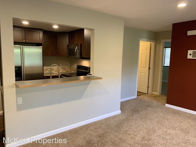 Building Photo - 2 br, 1 bath House - 2950 Broadway #17