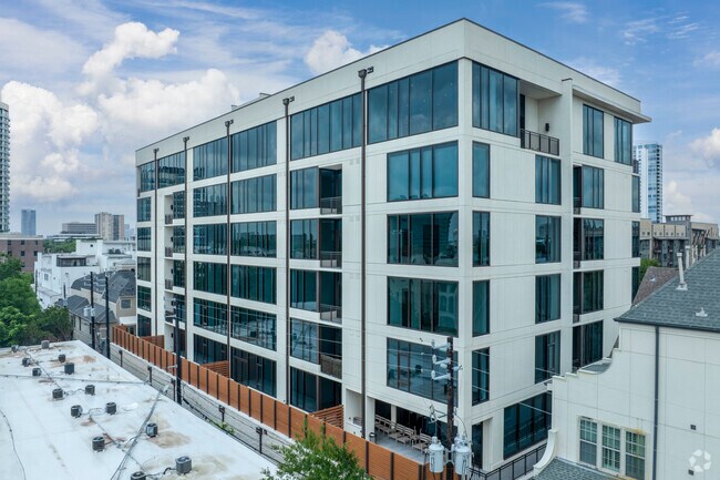 2323 W Main St - Alternativa - The Westmore