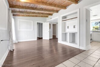 Building Photo - 156 4th St
